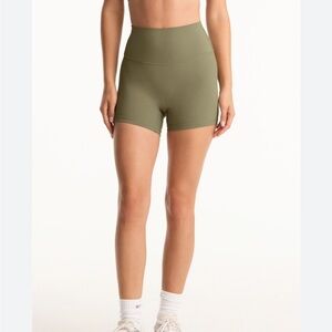 Light Green Set Active Women's High-Waisted‎ Shorts